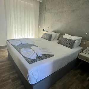 https://remis-studios.rethymnohotels.net